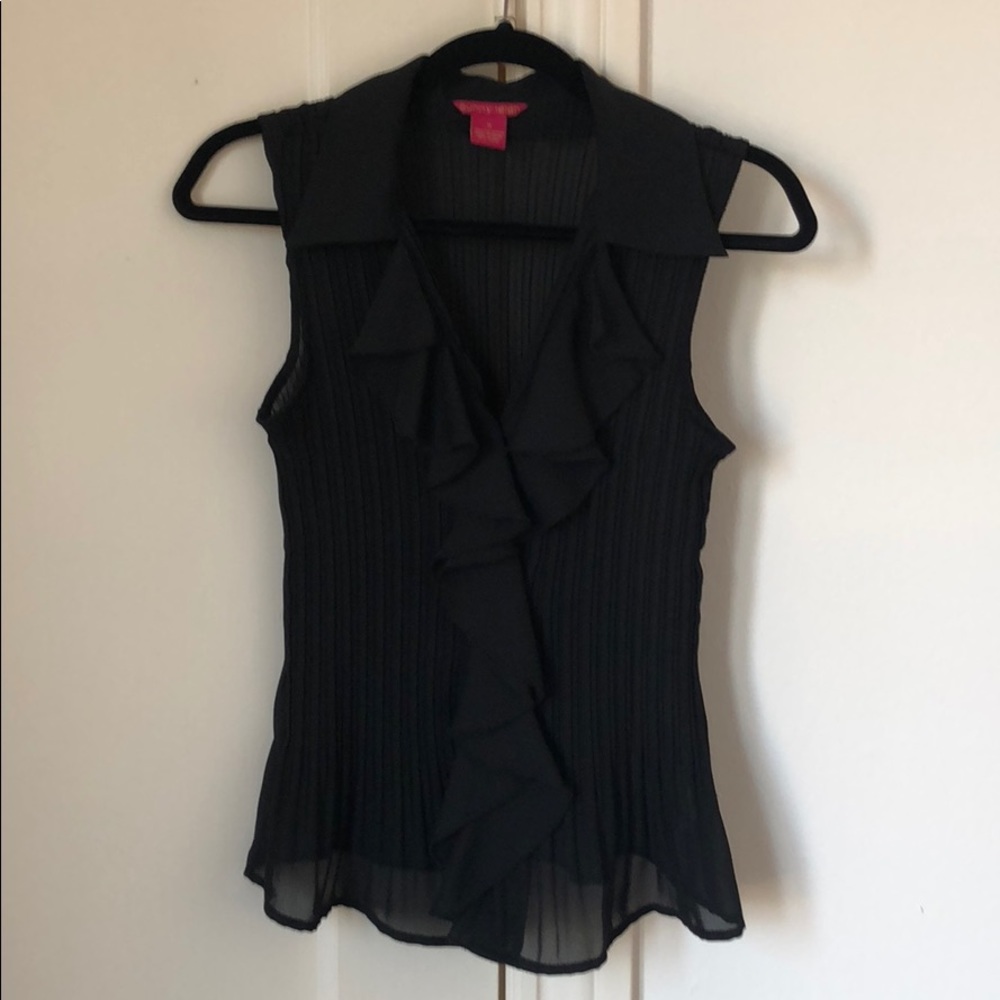 Black v-neck no sleeve shirt